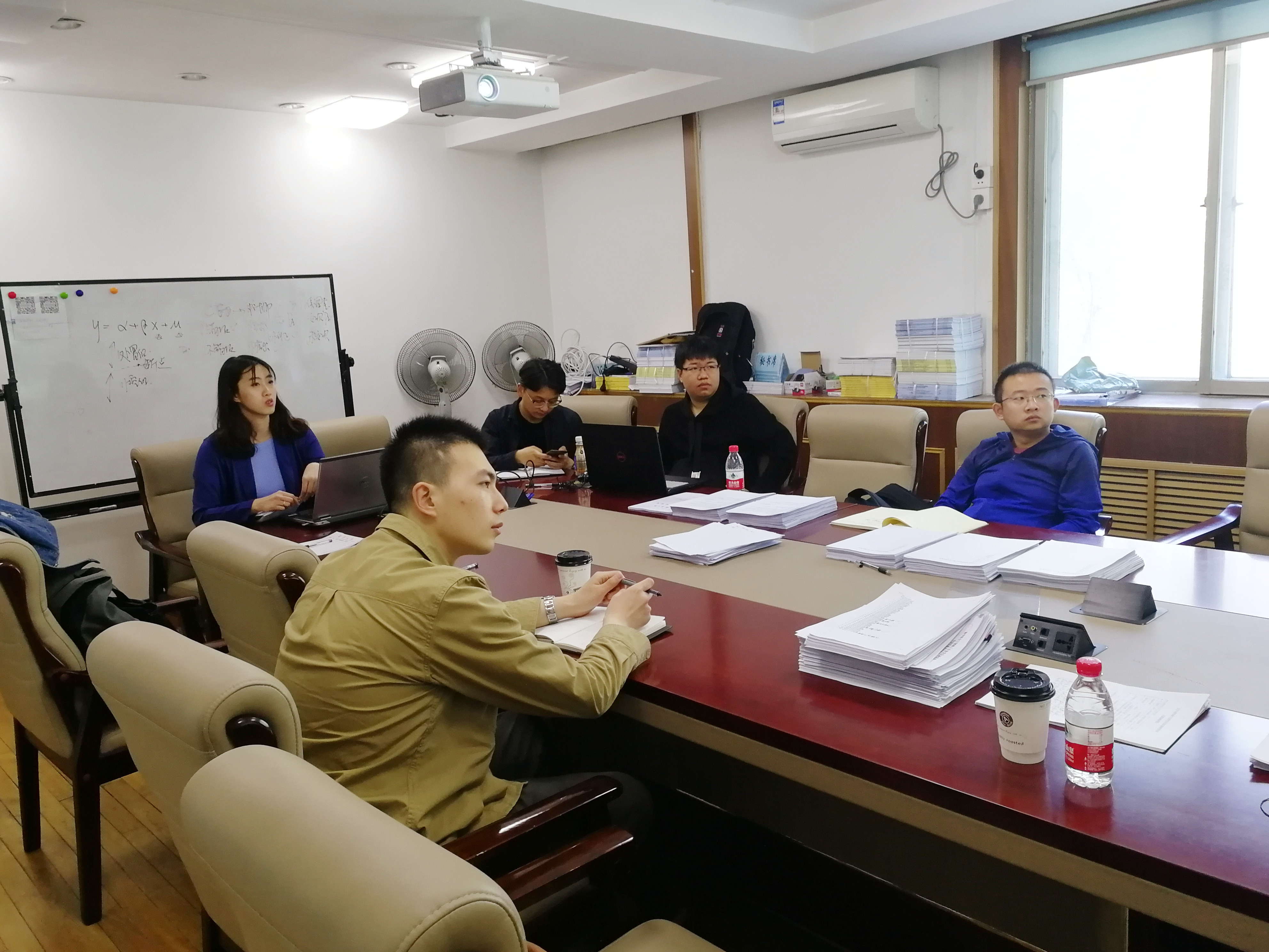 公司博士生沙龙2019-04（总第4期）简报图片.jpg